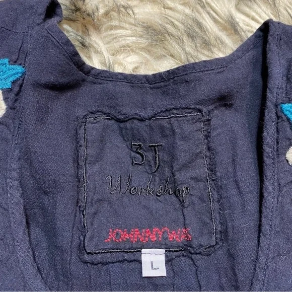 Johnny Was 3J Workshop Navy
Cotton Embroidered - Picture 3 of 5